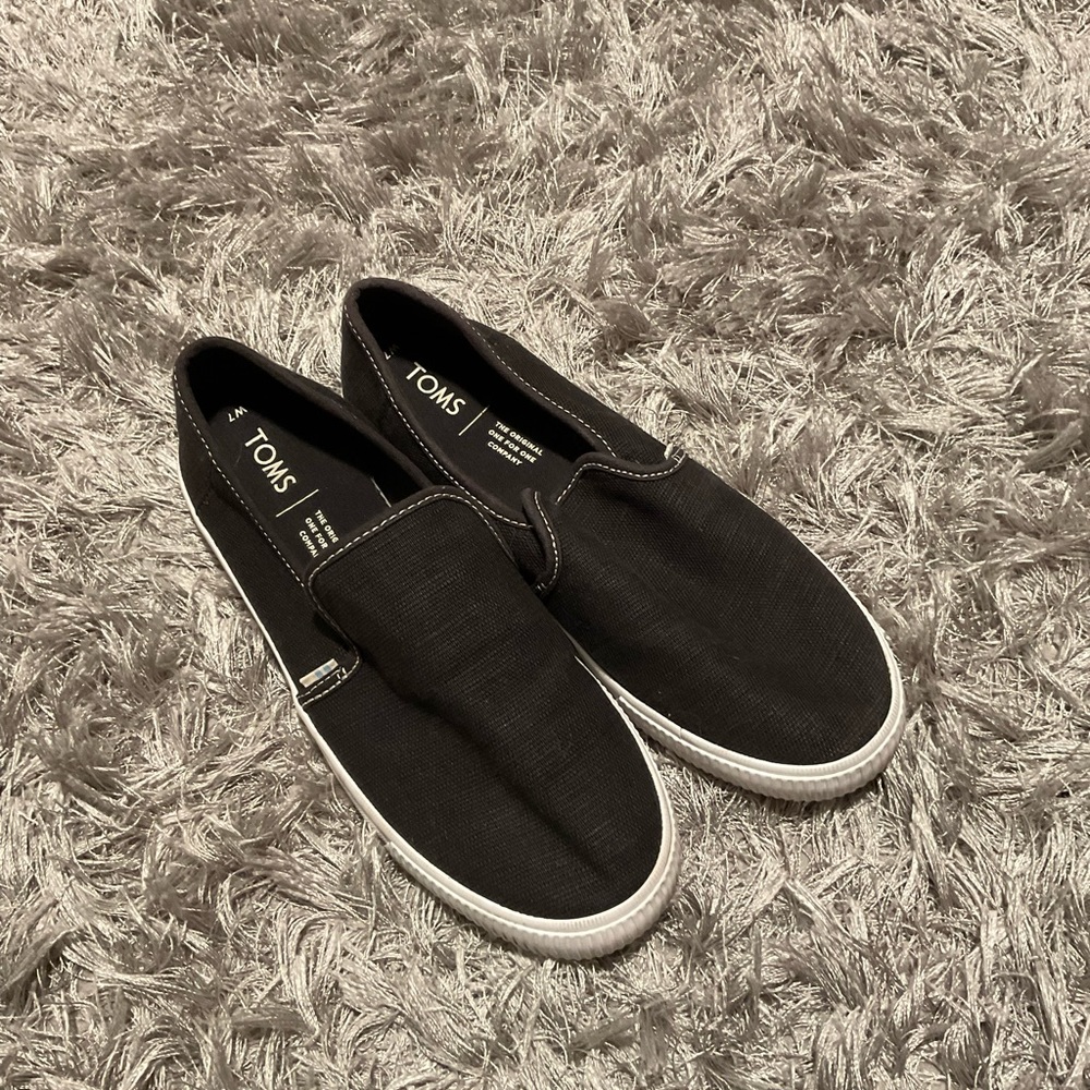 Womens Tom’s Sneakers Black Size 7